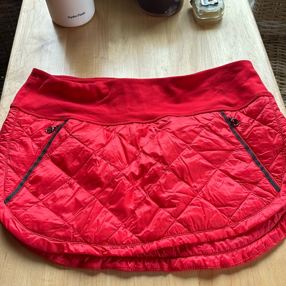 Lululemon HOT CHEEKS RED SKIRT size 8 RARE!